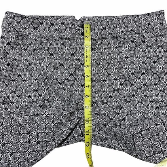 Soho Black White Printed Capri Cropped Pants 12 - Picture 6 of 8